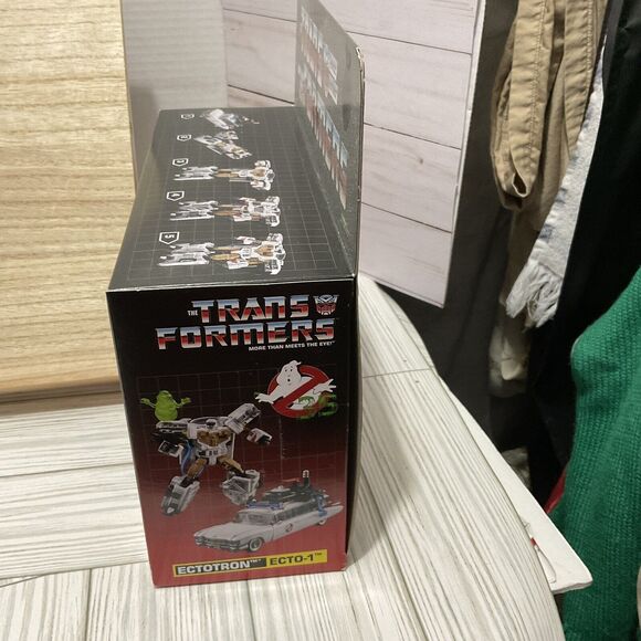 Hasbro Transformers Generations Transformers Collaborative: Ghostbusters Mash-Up - Picture 5 of 6